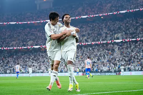 أهلًا بالكلاسيكو.. ريال مدريد يهزم أتلتيكو ويتأهل لنهائي السوبر الإسباني
